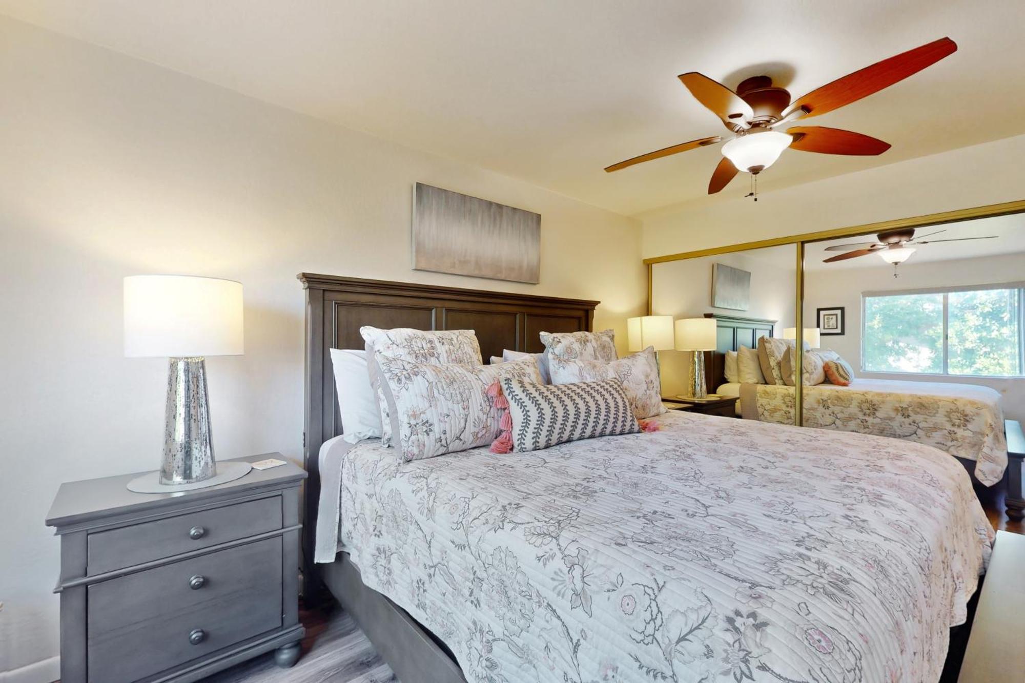 2 Bed 2 Bath Vacation In Casa de férias
